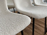 Set van 6 eetkamerstoelen in wit bouclé wit / zwart - afbeelding 6 van  7