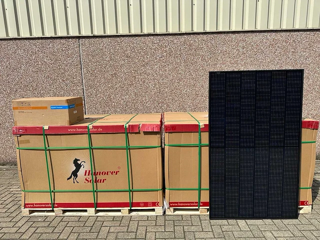 Set van 60 full black (345 wp) zonnepanelen en 1 sungrow 20k omvormer (3-fase) - afbeelding 1 van  11