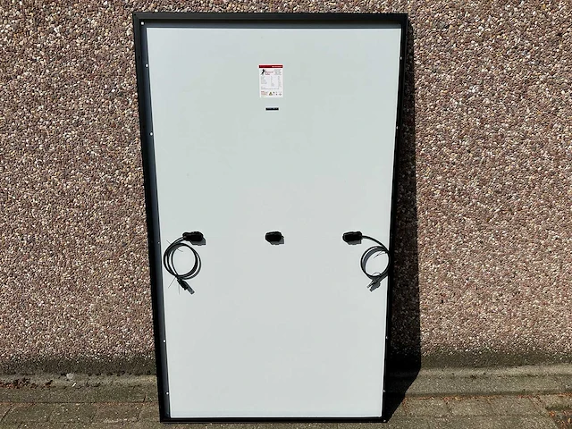 Set van 72 full black (345 wp) zonnepanelen (totaal vermogen 24.840 wp) - afbeelding 4 van  6