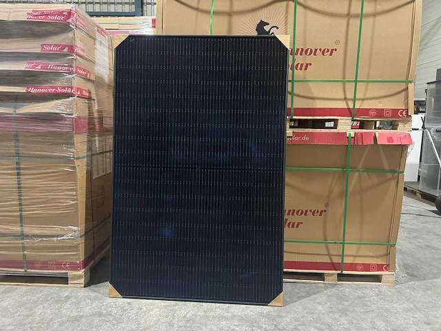 Set van 72 full black (420 wp) zonnepanelen (totaal vermogen 30.240 wp) - afbeelding 3 van  3