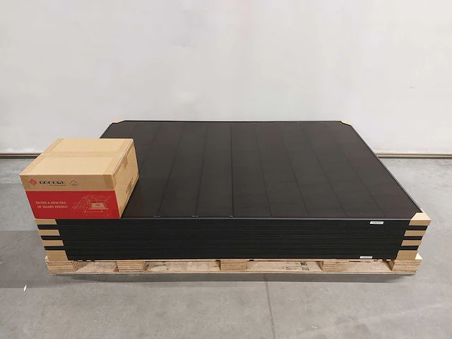 Set van 8 full black (410 wp) zonnepanelen en 1 goodwe gw3000t-ds wifi omvormer (1-fase) - afbeelding 1 van  7