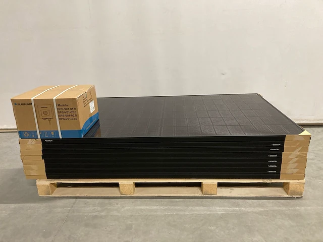 Set van 8 full black longi (350 wp) zonnepanelen en 1 blaupunkt bps-v01-02.5 omvormer (1-fase) - afbeelding 1 van  9