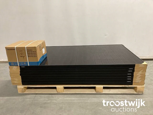Set van 8 full black longi (350 wp) zonnepanelen en 1 blaupunkt bps-v01-02.5 omvormer (1-fase) - afbeelding 1 van  9
