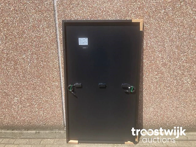 Set van 8 full black longi (350 wp) zonnepanelen en 1 blaupunkt bps-v01-02.5 omvormer (1-fase) - afbeelding 4 van  9