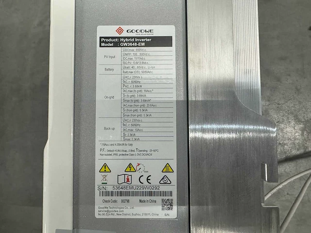 Set van 8 zonnepanelen (430 wp) met goodwe hybride omvormer en pylontech 4,8 kwh batterij t.b.v. energieopslag - afbeelding 11 van  14