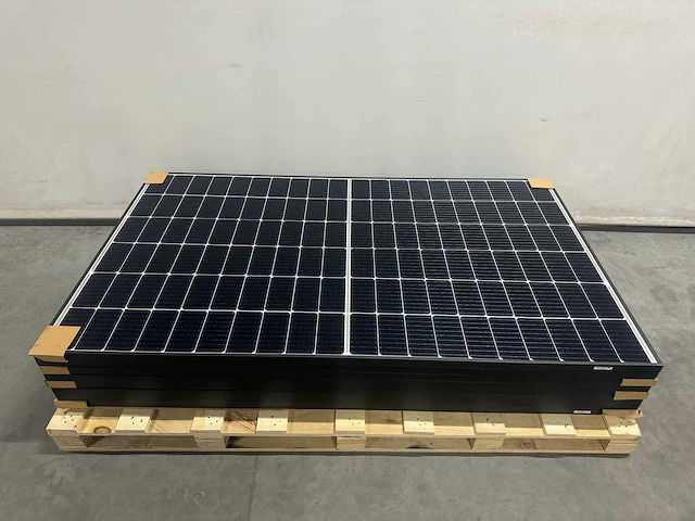 Set van 8 zonnepanelen, black frame (380 wp) met solax x1-mini-2.5k-g4 omvormer 2,5 kw - afbeelding 2 van  9