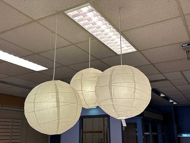 Set van drie noguchi lampen van rijstpapier - afbeelding 1 van  3