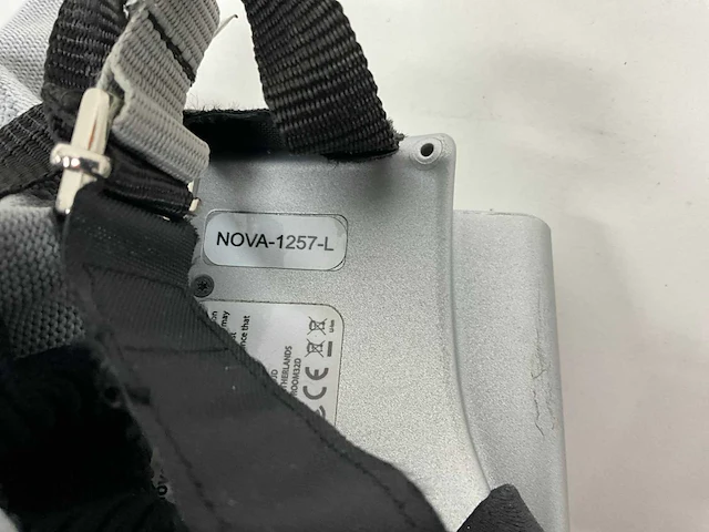 Set van twee senseglove nova haptische handschoenen met opbergkoffer - afbeelding 5 van  6