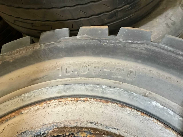 Set volrubber kraan banden - afbeelding 2 van  2