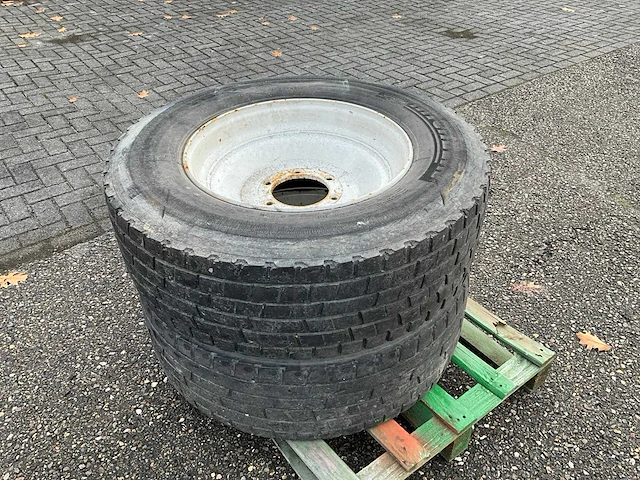 Set wielen - afbeelding 1 van  6