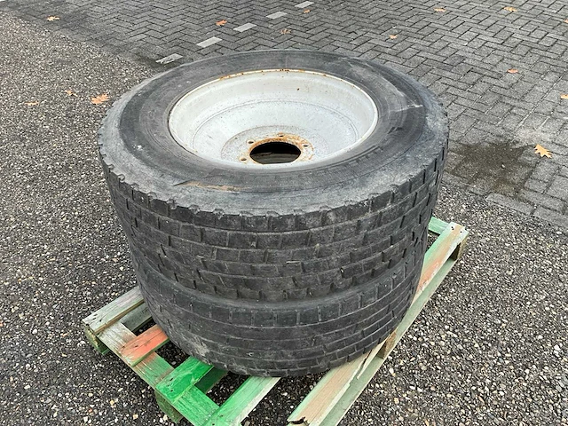 Set wielen - afbeelding 2 van  6