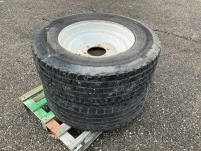 Set wielen - afbeelding 4 van  6