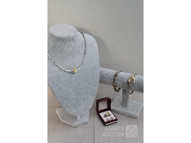 Set zilveren sieraden - afbeelding 1 van  10