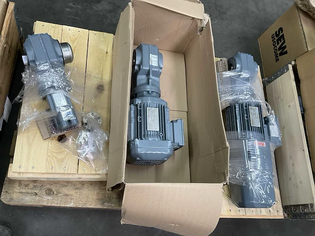 Sew-eurodrive elektromotor “ongebruikt” (3x) - afbeelding 11 van  15