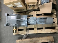 Sew-eurodrive k107 r77 drn100l4/be5/ri elektromotor “ongebruikt” - afbeelding 2 van  5