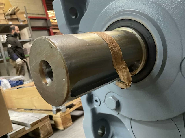 Sew-eurodrive k107 r77 drn100l4/be5/ri elektromotor “ongebruikt” - afbeelding 4 van  5