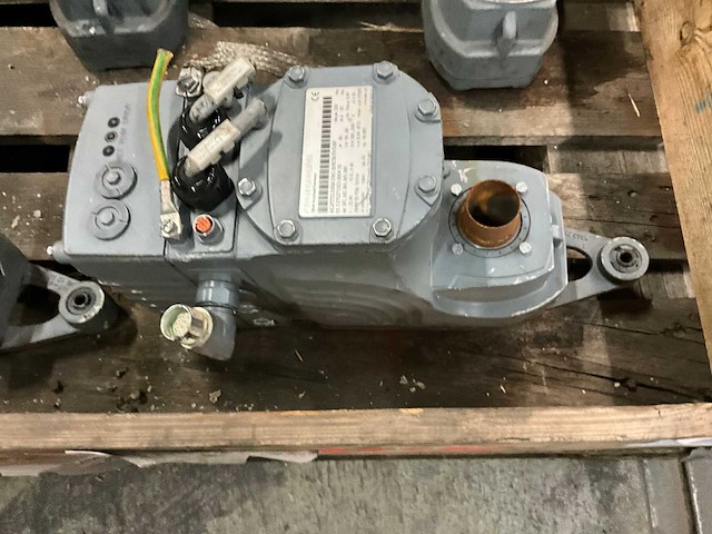 Sew eurodrive mgf11t2 reductormotor - afbeelding 3 van  5