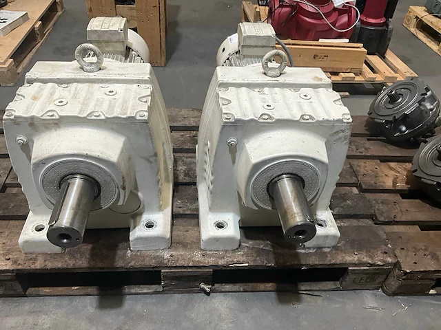 Sew eurodrive r107 elektromotor (2x) - afbeelding 4 van  5