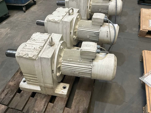 Sew eurodrive r107 elektromotor (2x) - afbeelding 4 van  6