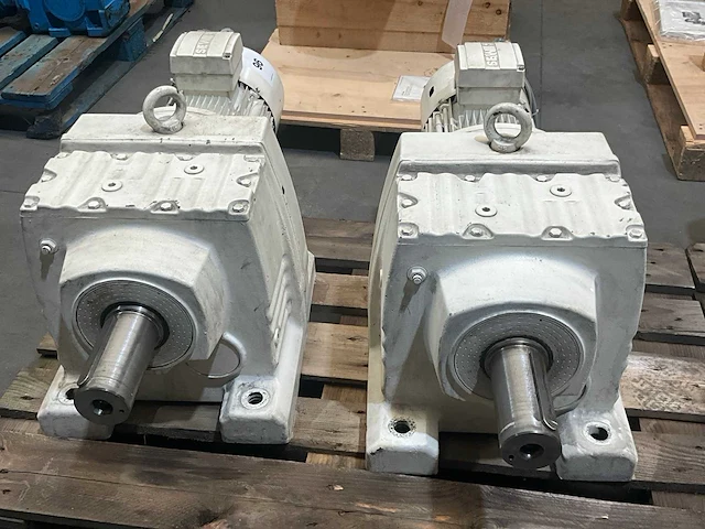 Sew eurodrive r107 elektromotor (2x) - afbeelding 4 van  5