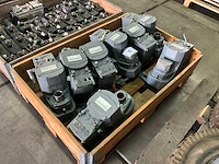 Sew mgftt4-dsm-dbc-b/ecr/iv/dsp reductormotor (8x) - afbeelding 1 van  5