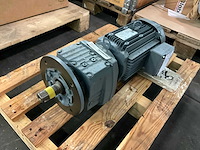 Sew rf57 dre100lc4/c reductormotor - afbeelding 1 van  4