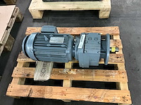 Sew rf57 dre100lc4/c reductormotor - afbeelding 2 van  4