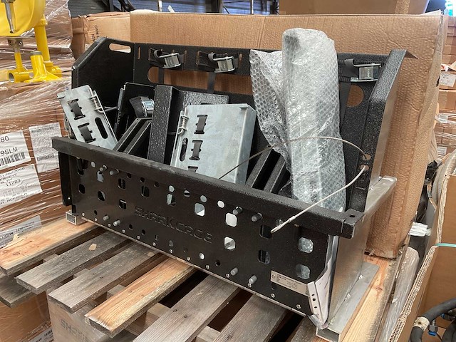 Sharkcage weapons holder - afbeelding 1 van  6