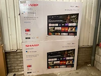 Sharp - 70 inch - televisie (2x) - afbeelding 1 van  10