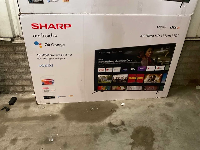 Sharp - 70 inch - televisie (2x) - afbeelding 5 van  10