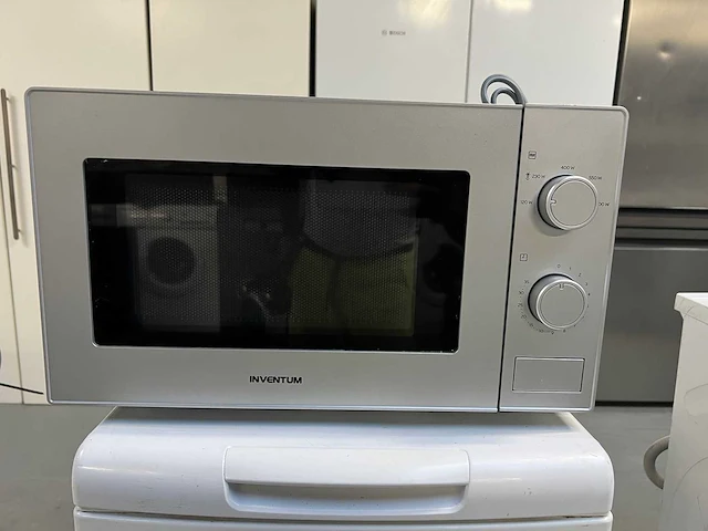 Sharp - sharp koelkast + braun multigourmet + inventum magnetron - afbeelding 7 van  23