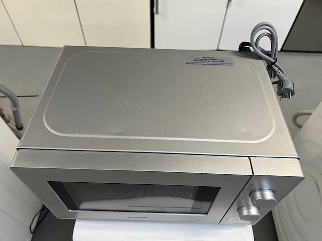 Sharp - sharp koelkast + braun multigourmet + inventum magnetron - afbeelding 9 van  23