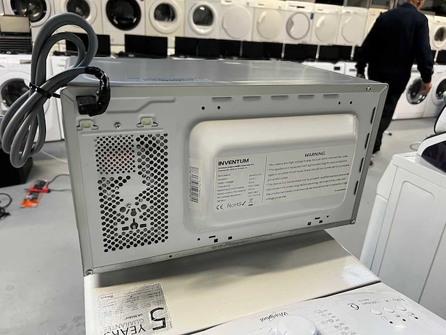 Sharp - sharp koelkast + braun multigourmet + inventum magnetron - afbeelding 13 van  23