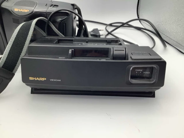 Sharp hi 8 viewcam vl-h450 fotocamera - afbeelding 3 van  11