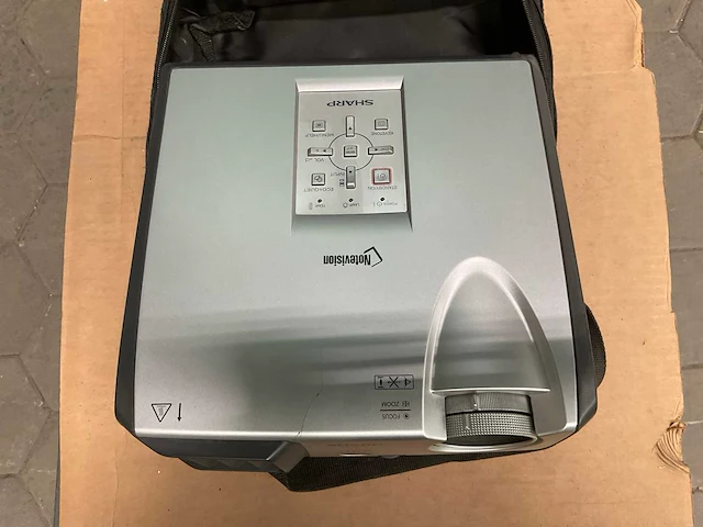 Sharp pg-f312x projector lcd - afbeelding 2 van  8
