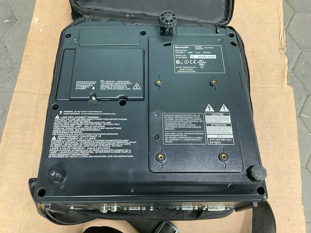 Sharp pg-f312x projector lcd - afbeelding 4 van  8