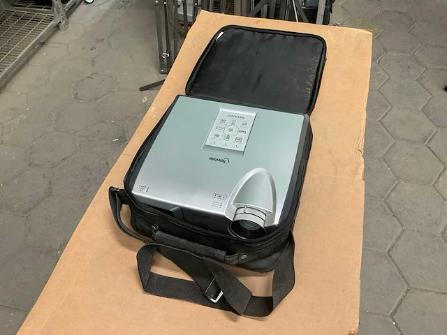 Sharp pg-f312x projector lcd - afbeelding 6 van  8