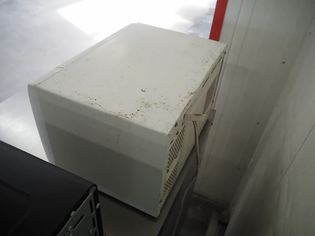 Sharp - afbeelding 3 van  6