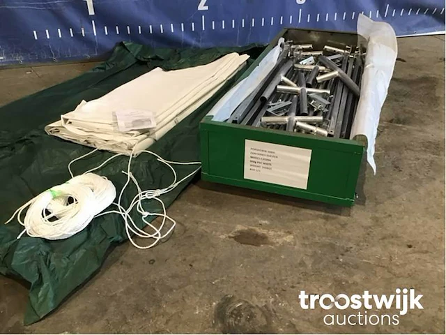 Shelter overkapping / tent tussen 2 containers - afbeelding 7 van  18
