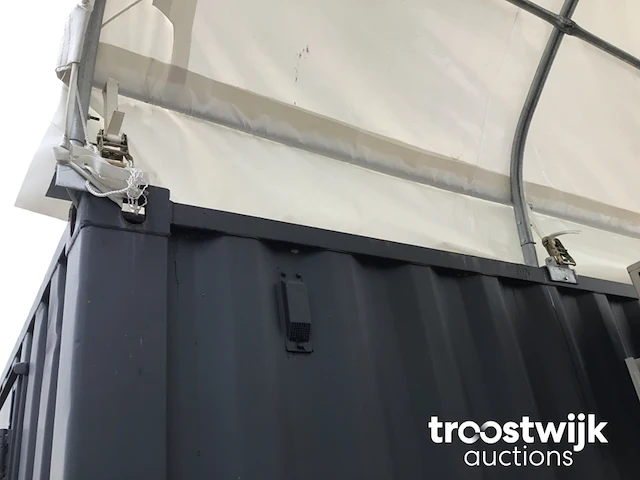 Shelter overkapping / tent tussen 2 containers - afbeelding 9 van  18