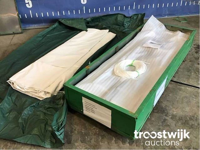 Shelter overkapping / tent tussen 2 containers - afbeelding 4 van  25