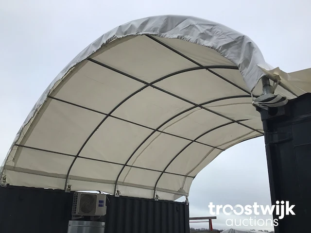 Shelter overkapping / tent tussen 2 containers - afbeelding 19 van  25