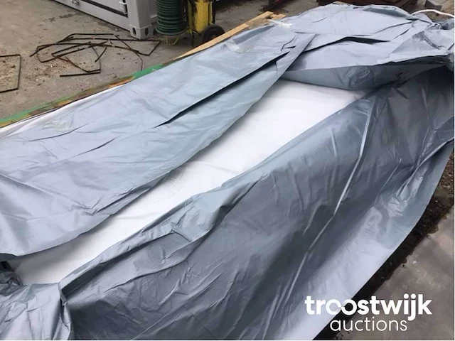 Shelter overkapping / tent tussen 2 containers - afbeelding 3 van  14