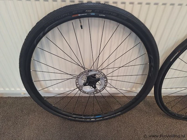 Shimano 28inch wielset met 160mm remschijven - afbeelding 2 van  7