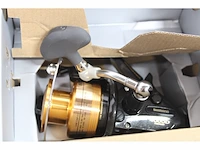 Shimano baitrunner 4000 d karpermolen slip voorop - afbeelding 2 van  2