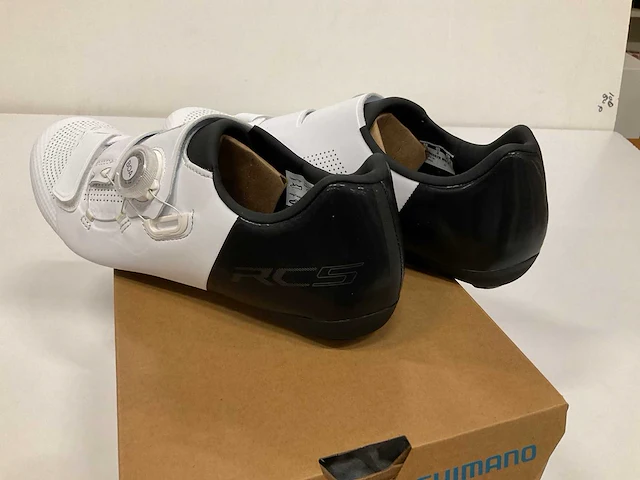 Shimano rc5 fietsschoenen maat 43 - afbeelding 2 van  4