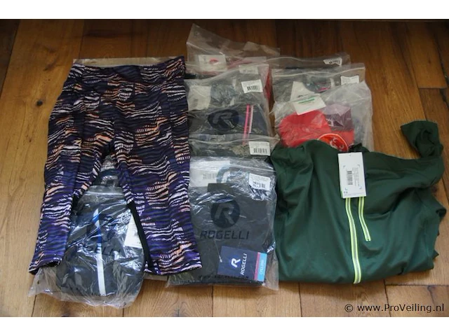 Shirts & broeken - 15 stuks - afbeelding 1 van  2