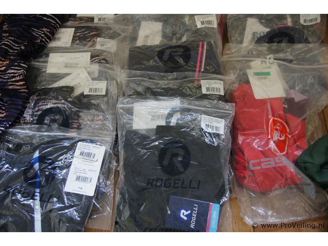 Shirts & broeken - 15 stuks - afbeelding 2 van  2