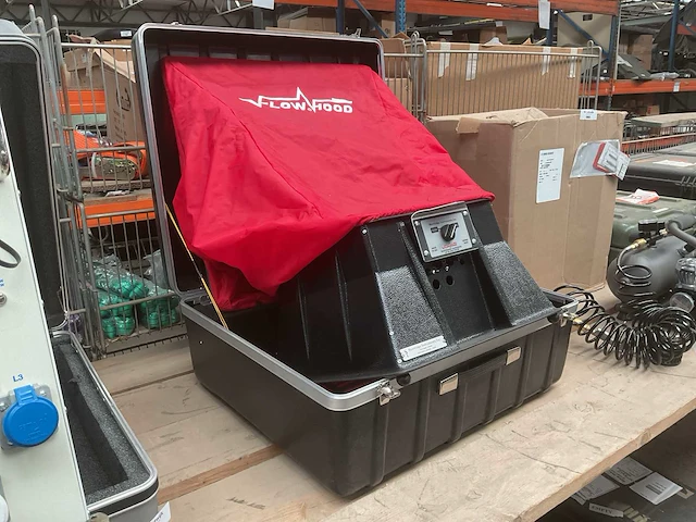 Shortridge instruments inc. flow hood 8400 air balance system - afbeelding 1 van  6
