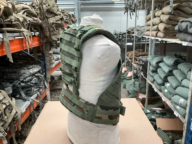 Shoulder pad assembly - afbeelding 2 van  3